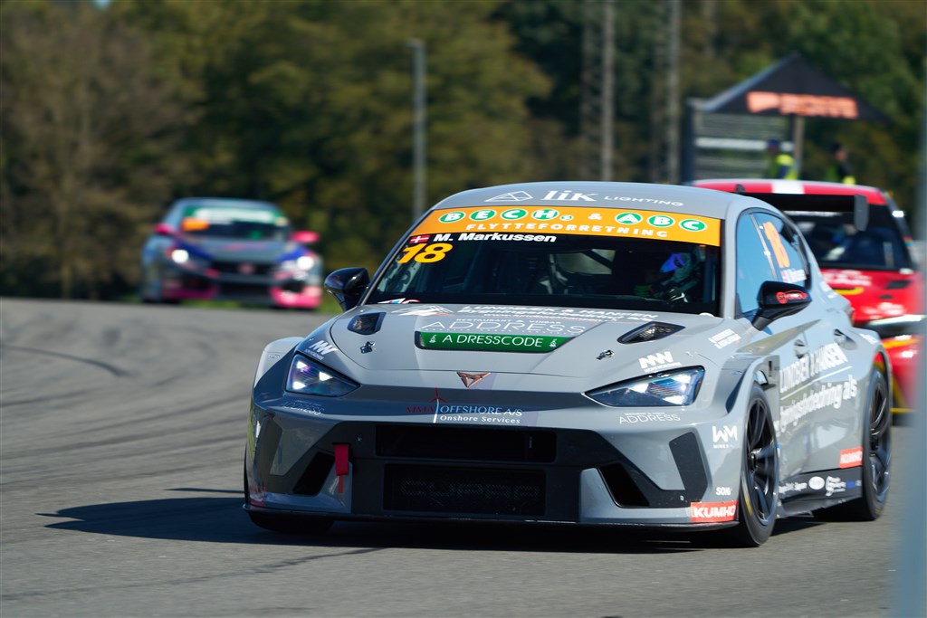 Pole Position til Mike Halder i tæt TCR-kvalifikation på Ring Djursland - Michael Markussen satte andenbedste tid
(Foto: TCR Denmark)